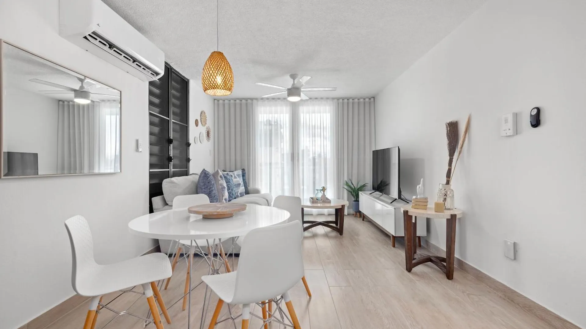 Amazing Beach Getaway For Large Groups Otium San Juan 0*,  Porto Riko